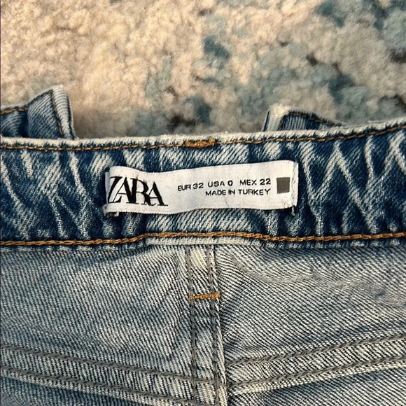 Zara Light Blue Distressed Jeans - Picture 4 of 4